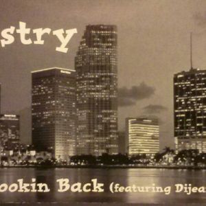 lookin-back-600-382-0.jpg